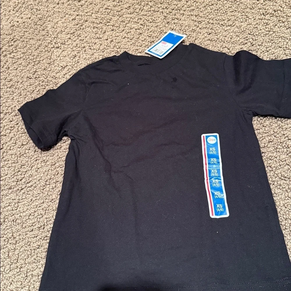 Gap boys and Circo bundle if 4 short sleeved tshirts XS (4-5) Star Wars & solids